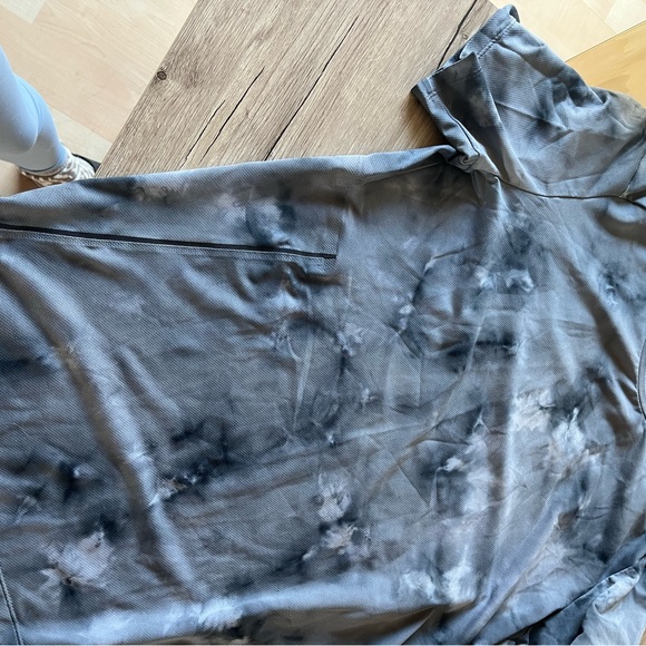 Lululemon tye-die relaxed fit tee shirt - Picture 3 of 4